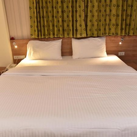 Rose Nana Hotel Bangkok Ngoại thất bức ảnh
