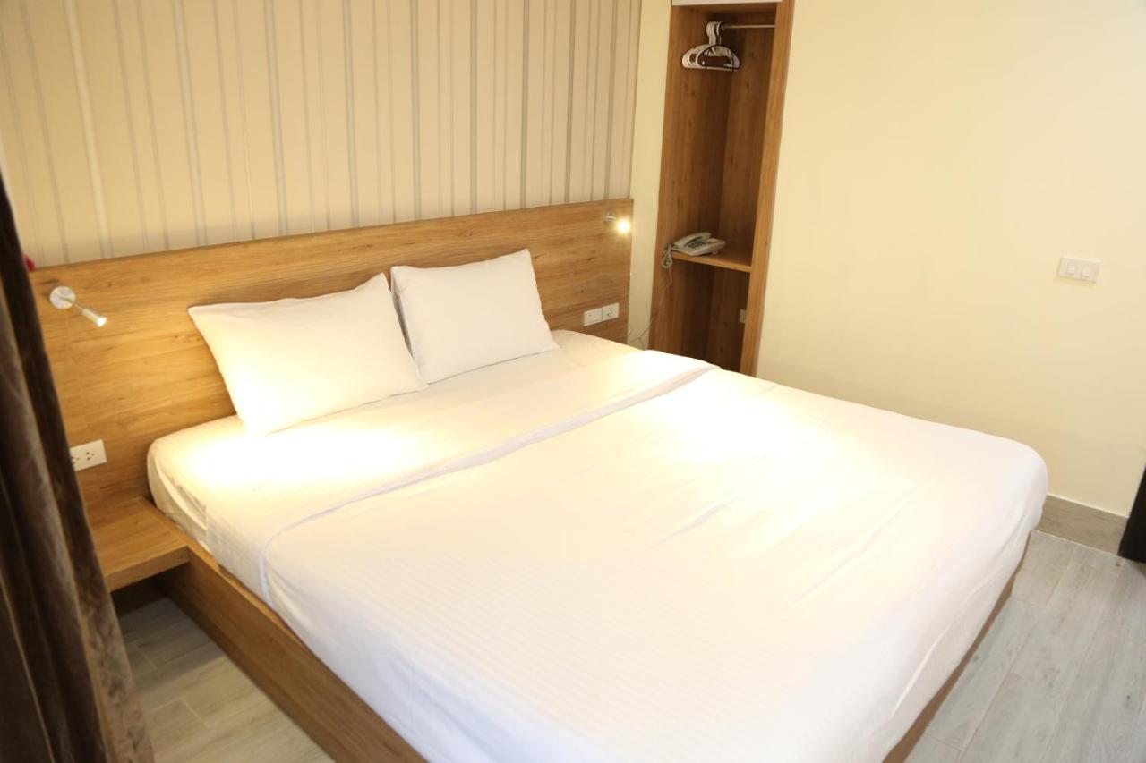 Rose Nana Hotel Bangkok Ngoại thất bức ảnh